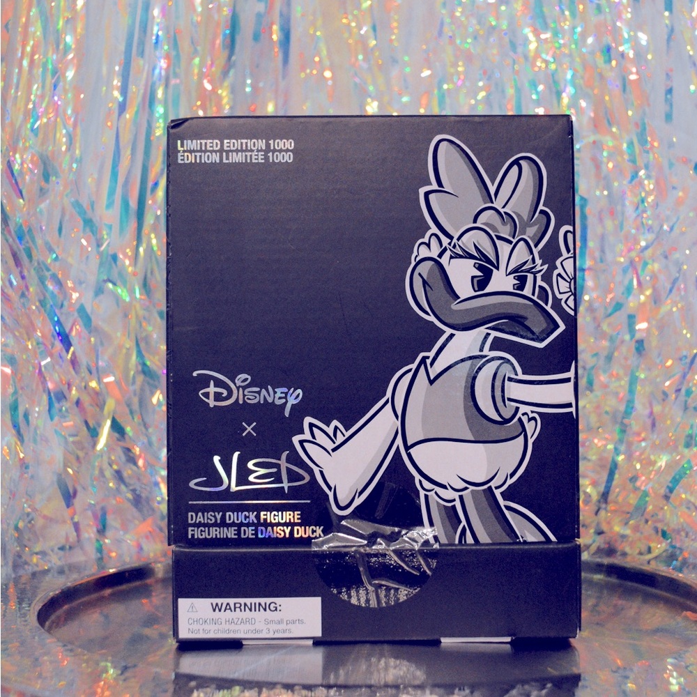 JLED X DISNEY Daisy Duck black & white vinyl figurine
